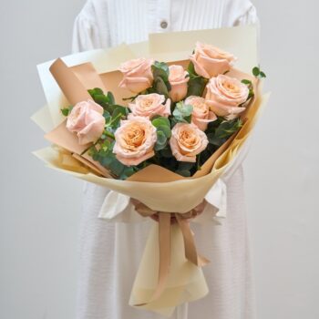 9 Roses 60 cm Ecuadorian Peach