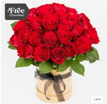 Luxurious Roses in Hatbox