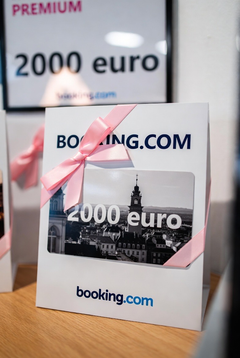 Booking.com Gift Card – €2000 Travel Voucher